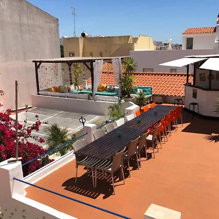 Orange Terrace Hostel *