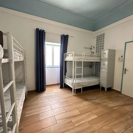 Orange Terrace Hostel *