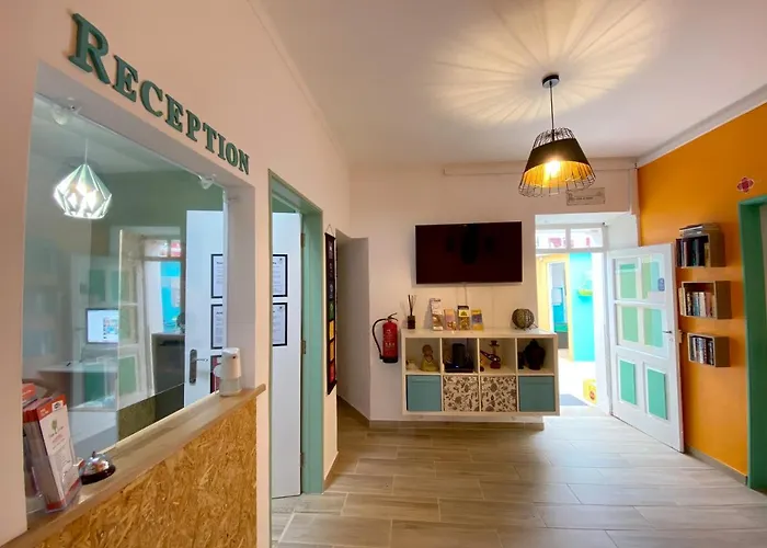 Orange Terrace Hostel Albufeira