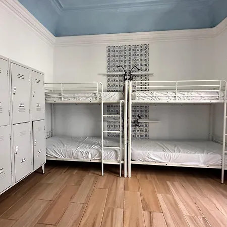 Hostel Orange Terrace *